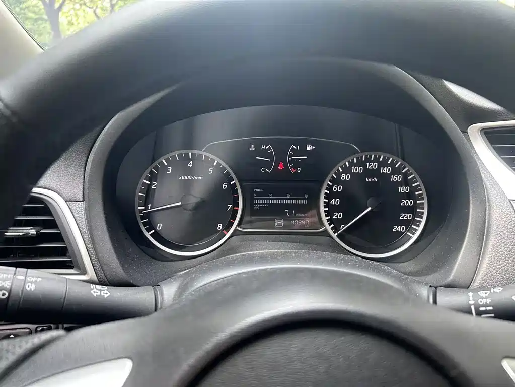 Nissan Sylphy — миниатюра 7