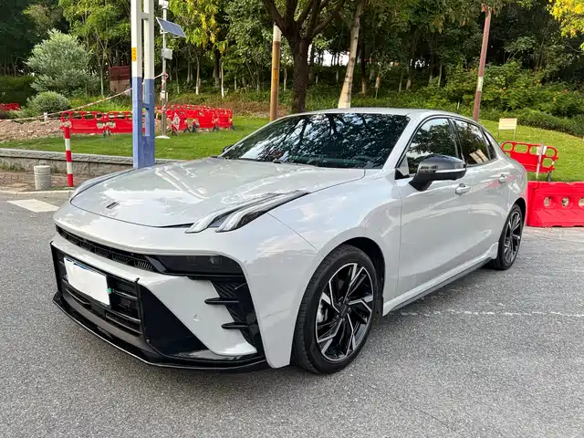 2025 Lynk & Co 03