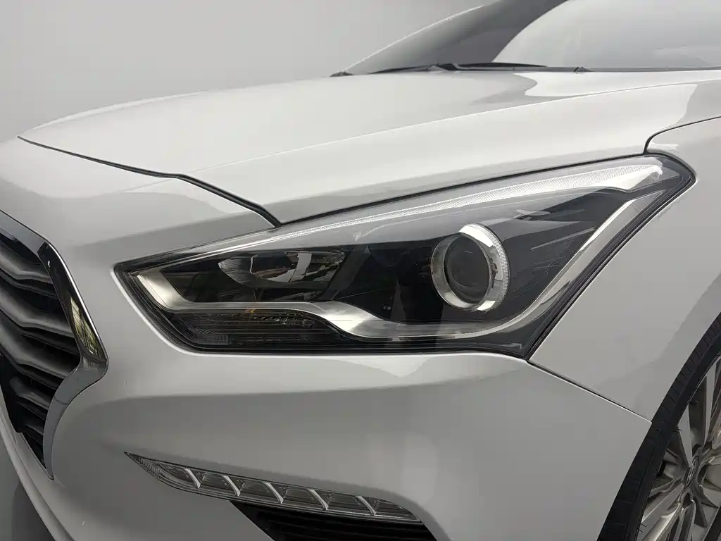 Hyundai Mistra 2017 1.8L AT GLS V