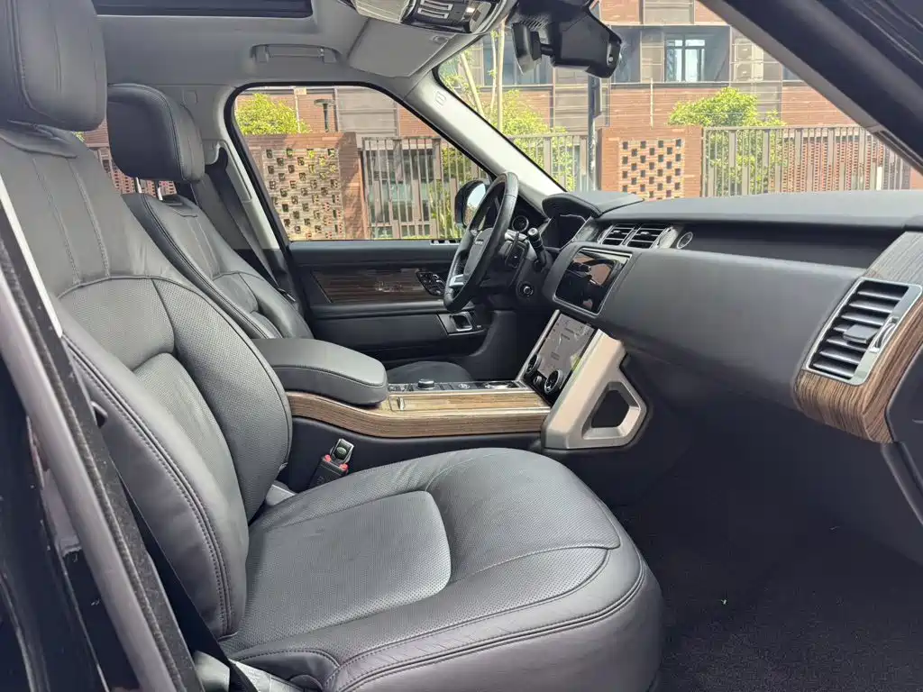 Land Rover Range Rover — миниатюра 5