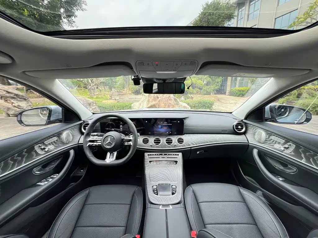 Mercedes-Benz E-Class — миниатюра 14