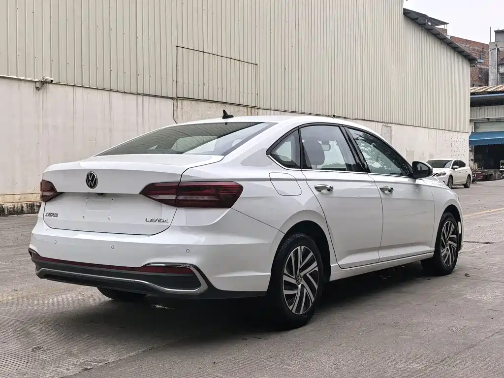 Volkswagen Lavida — миниатюра 3