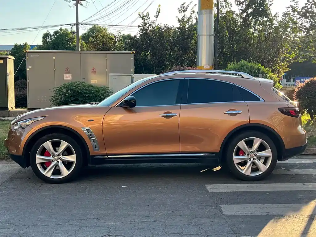 Infiniti FX FX35 Gold Fashion Beyond Edition, фото 5
