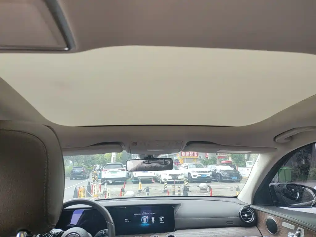 Mercedes-Benz E-Class id 4622383 из Китая 9