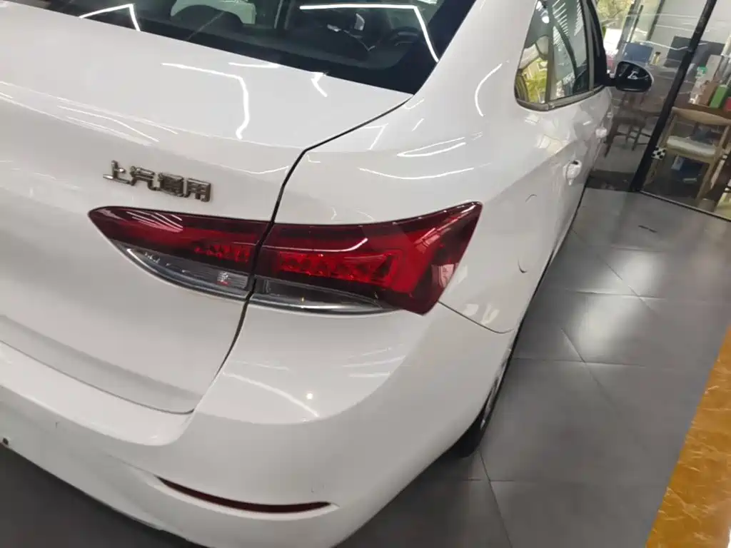 Buick Excelle — миниатюра 8