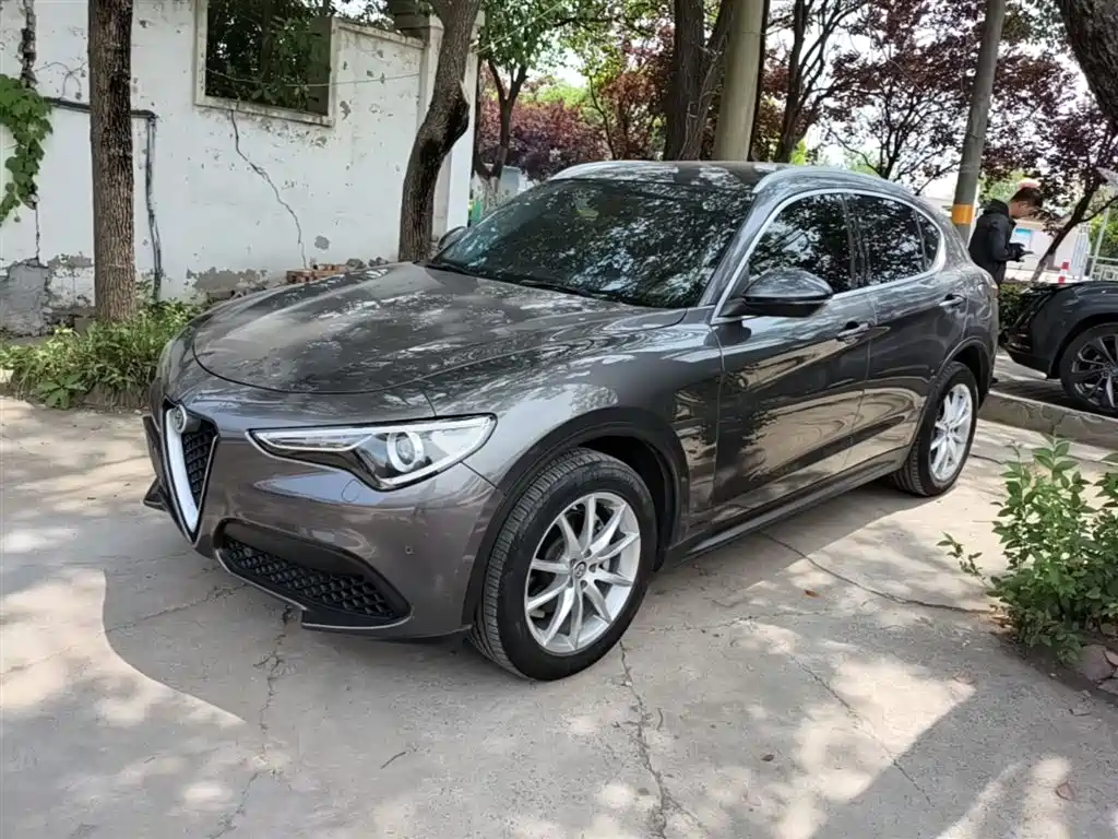 Alfa Romeo Stelvio 2022