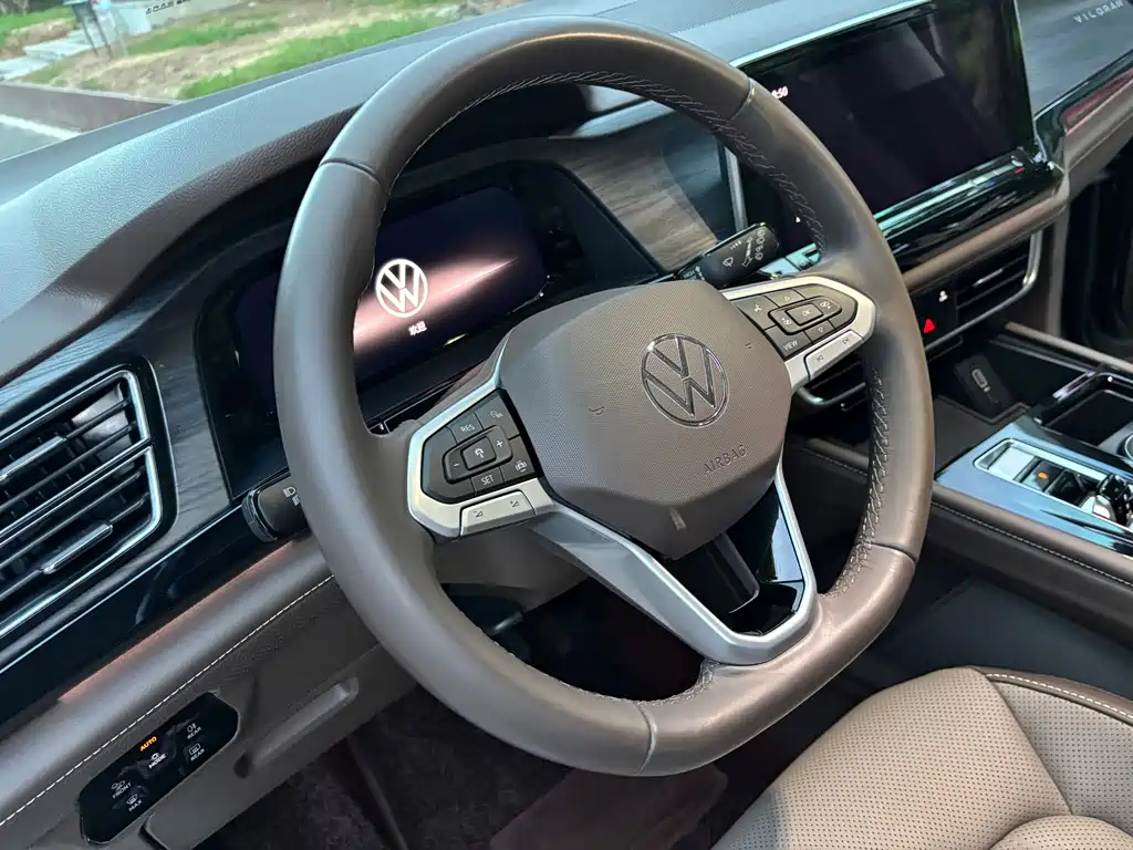 Volkswagen Viloran 2022 330TSI Luxury