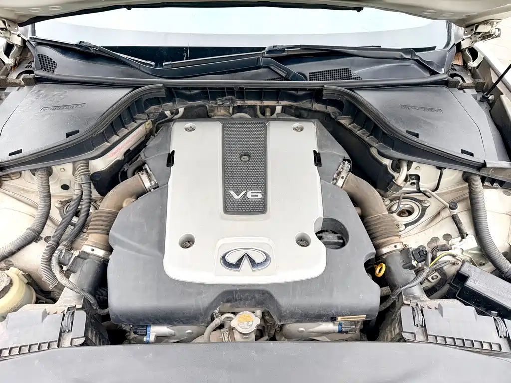 INFINITI Q70