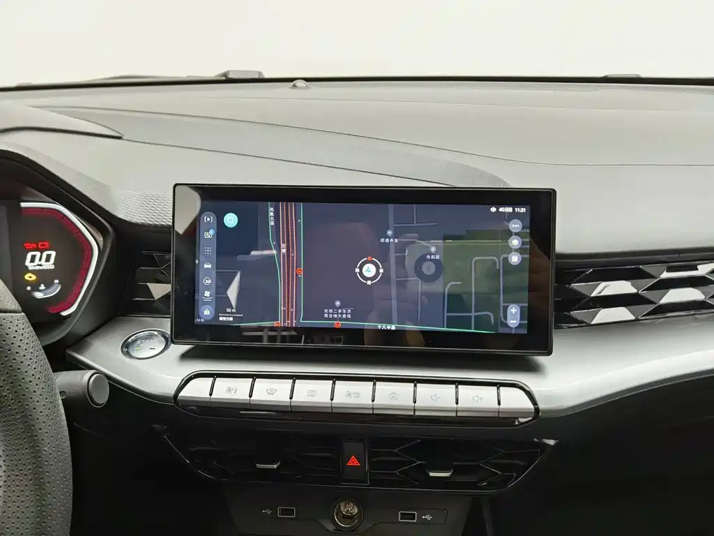 MG MG5 — миниатюра 12