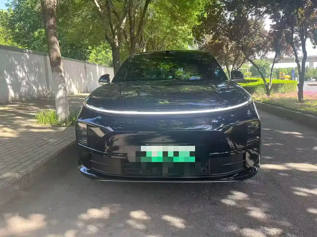 Li Auto Li L6 2025