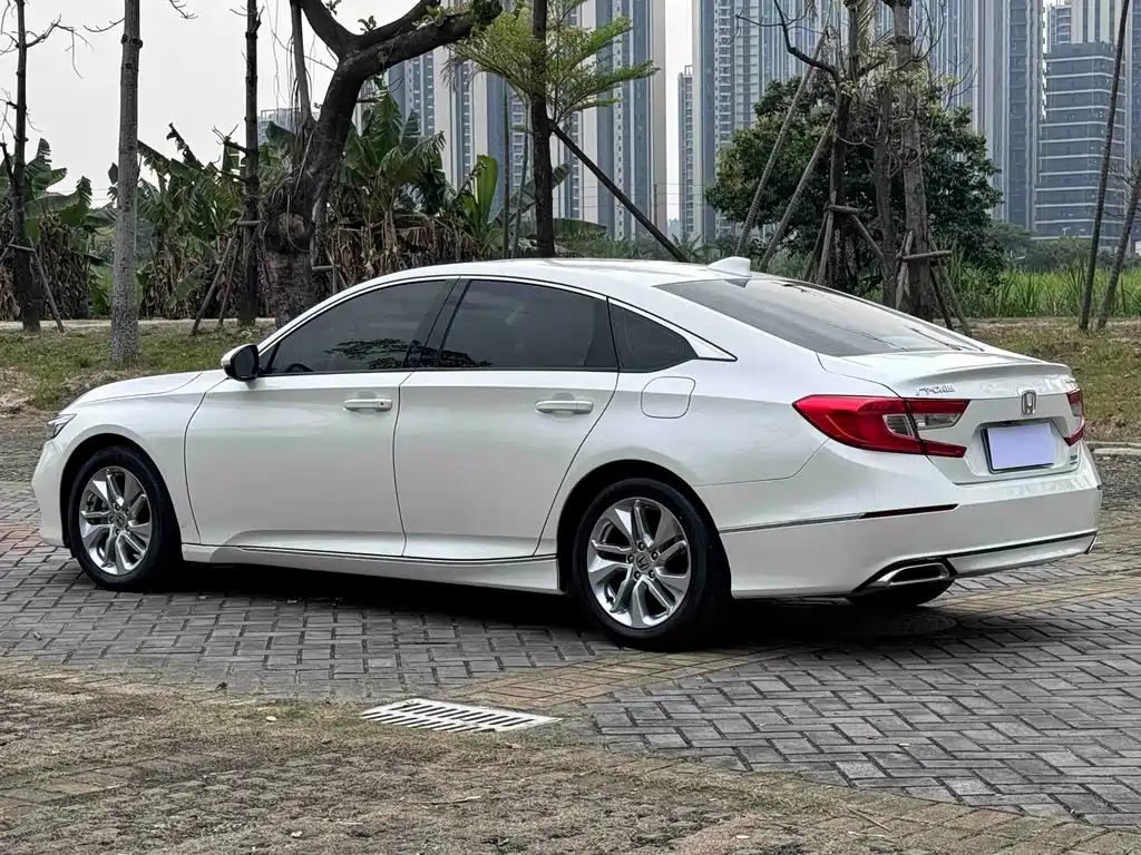 Honda Accord — миниатюра 6
