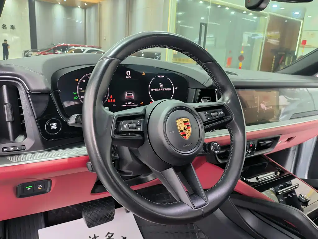 Porsche Cayenne — миниатюра 7