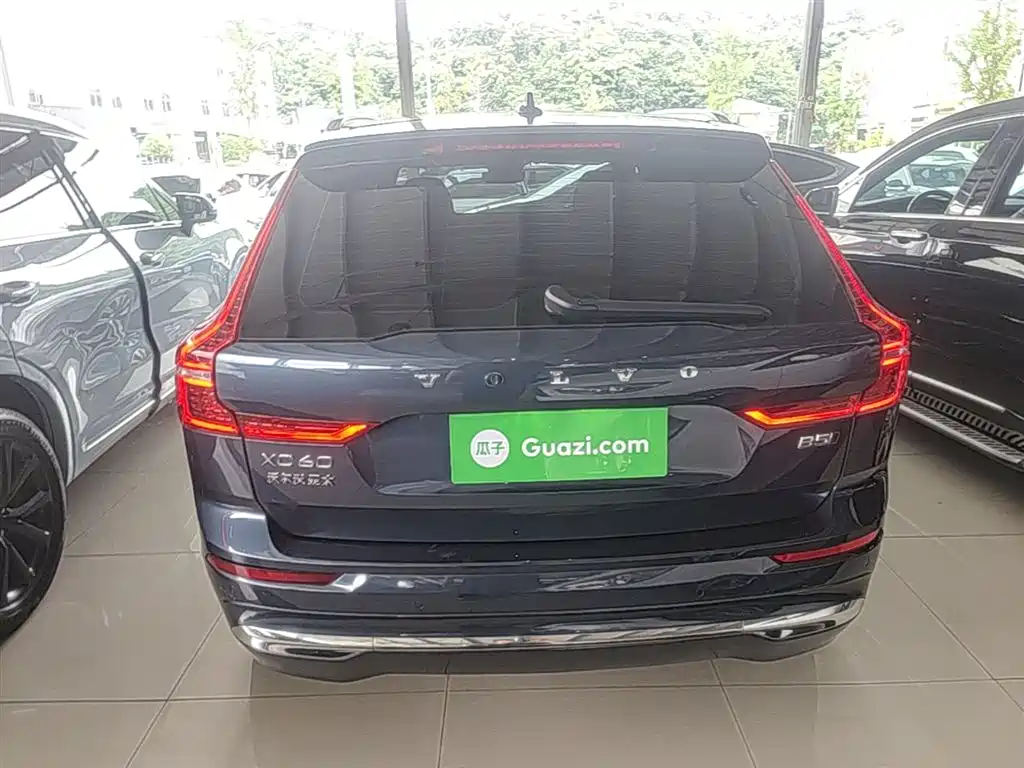 Volvo XC60 2022 B5 Luxury