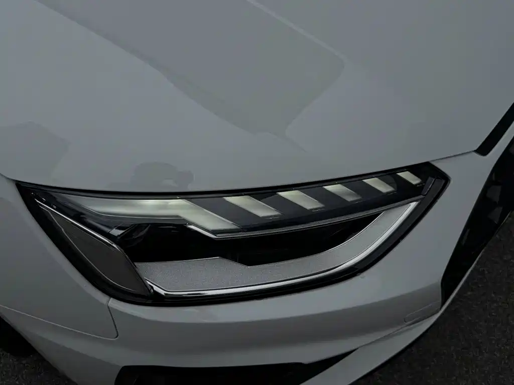 Audi A4L — миниатюра 21