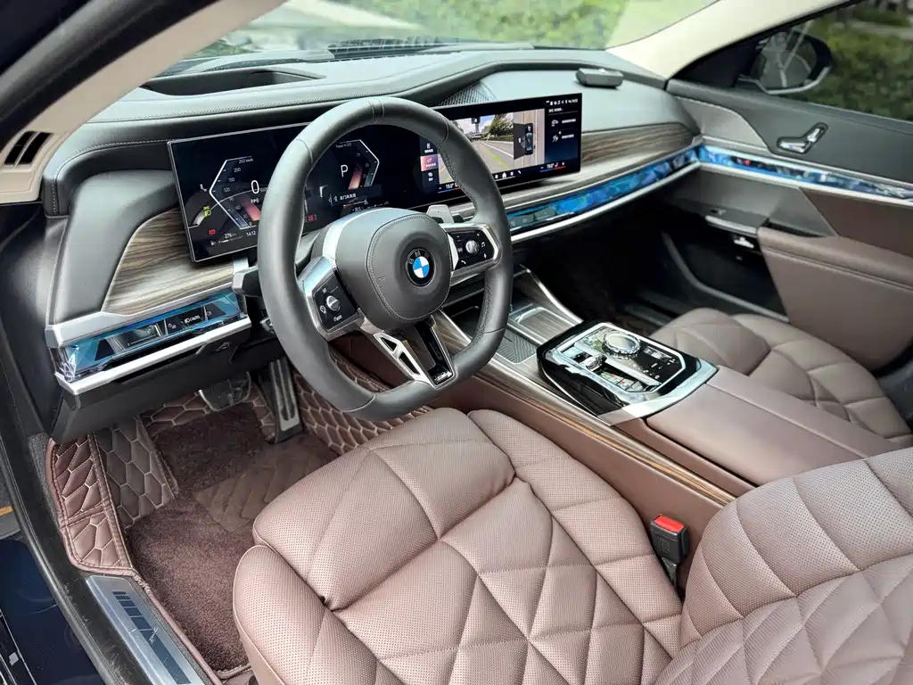 BMW 7 Series — миниатюра 7