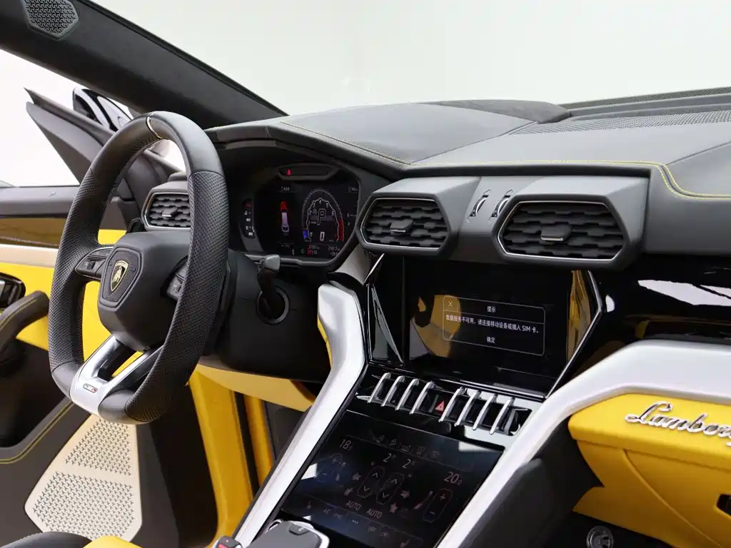 Lamborghini Urus — миниатюра 13