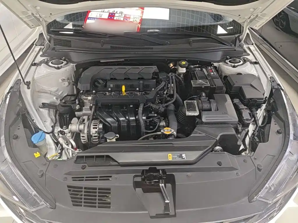 Hyundai Elantra — миниатюра 20