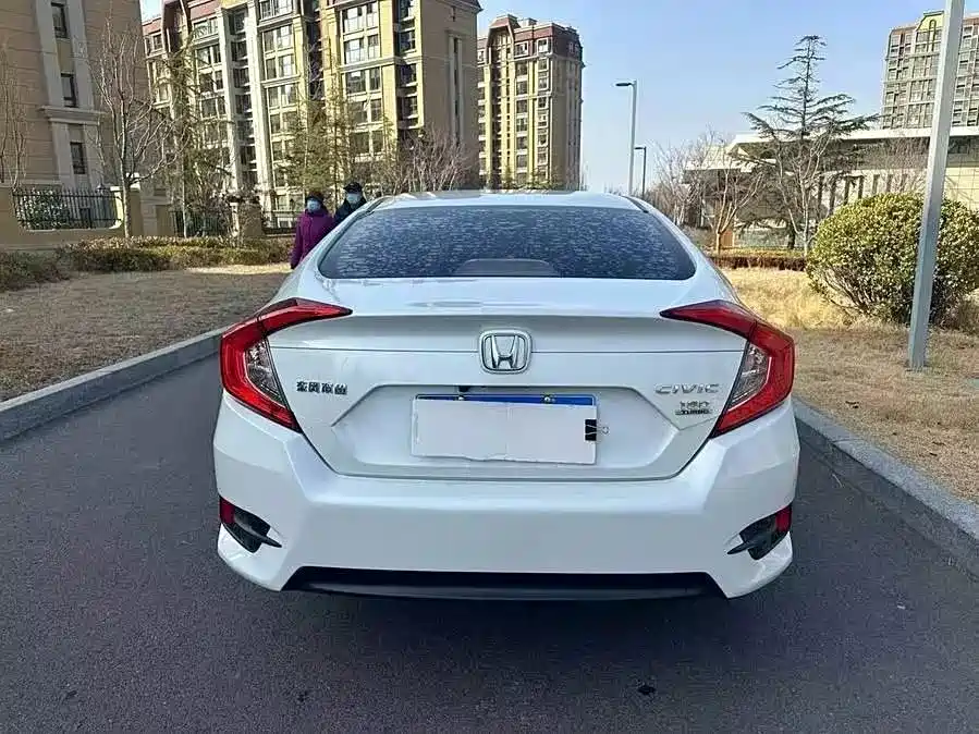 Honda Civic — миниатюра 8