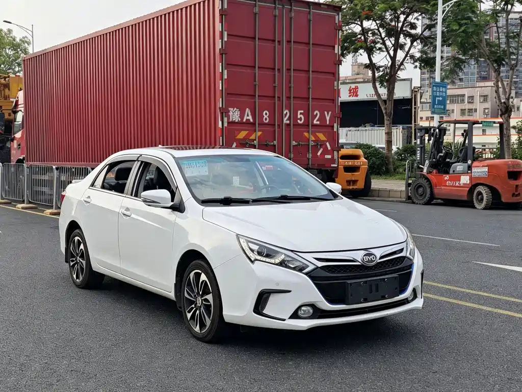 BYD Qin NEV 2015 1.5T Flagship Plus