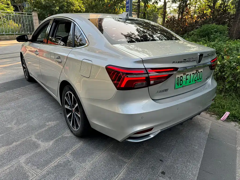 Roewe i6 New Energy — миниатюра 4