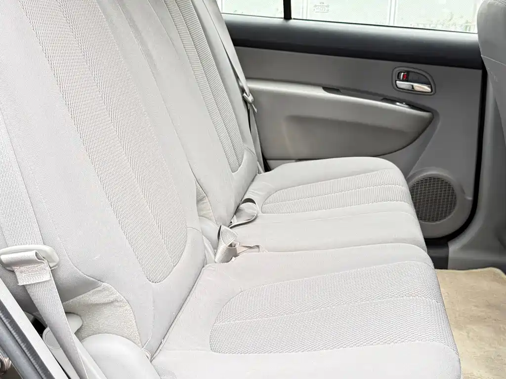 Kia Carens — миниатюра 14