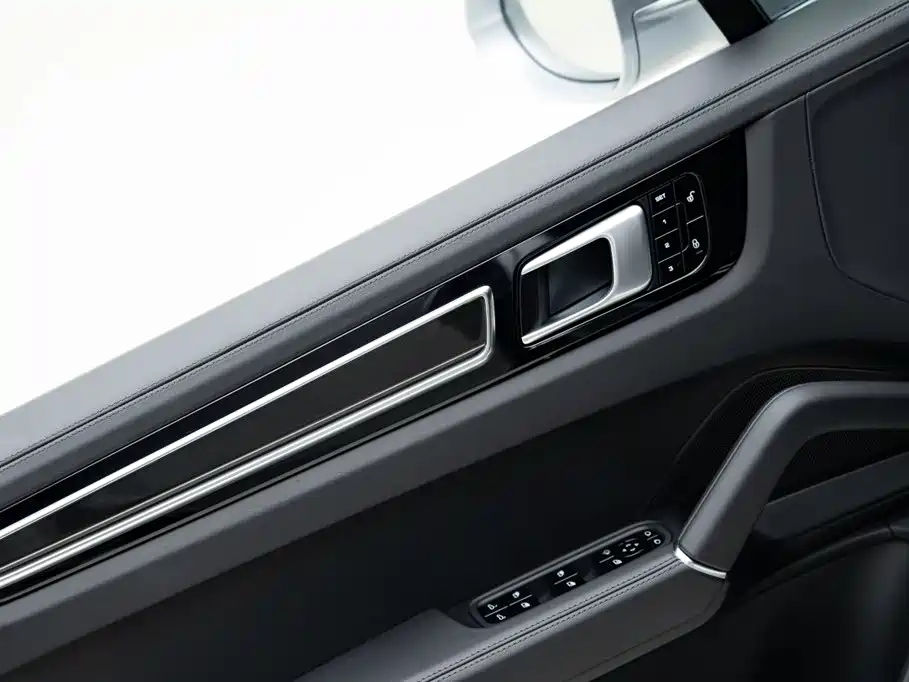 Porsche Cayenne — миниатюра 19