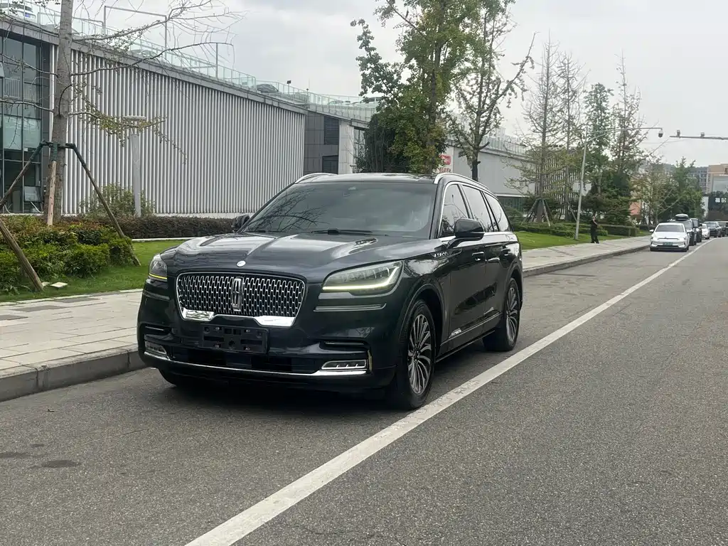Lincoln Aviator