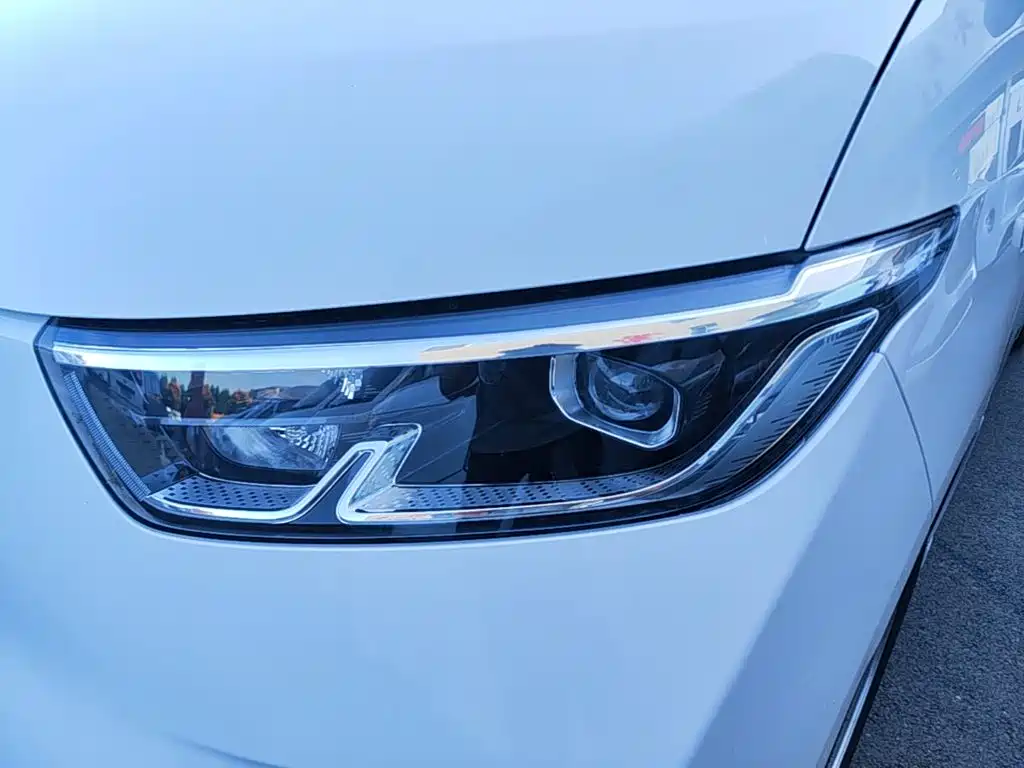 Wuling Yangguang — миниатюра 24