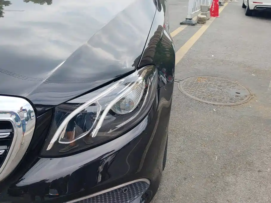 Mercedes-Benz E-Class — миниатюра 5