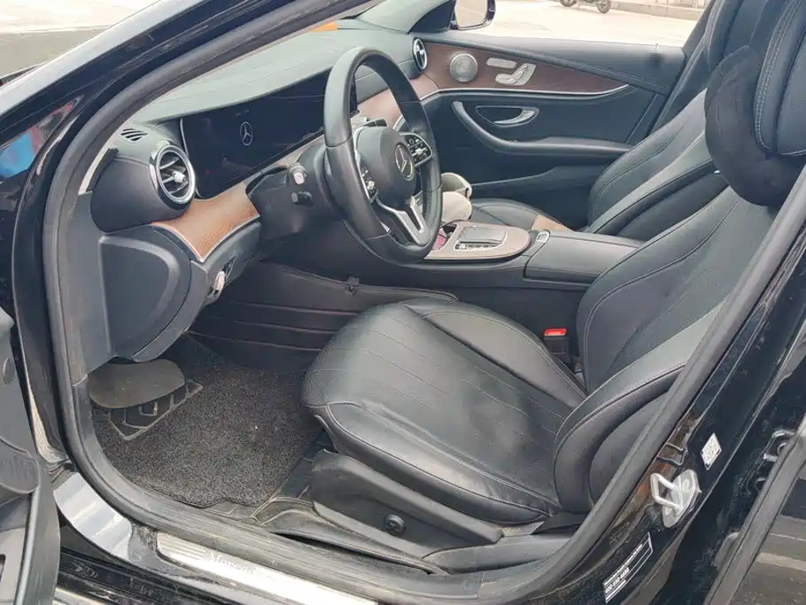 Mercedes-Benz E-Class — миниатюра 9