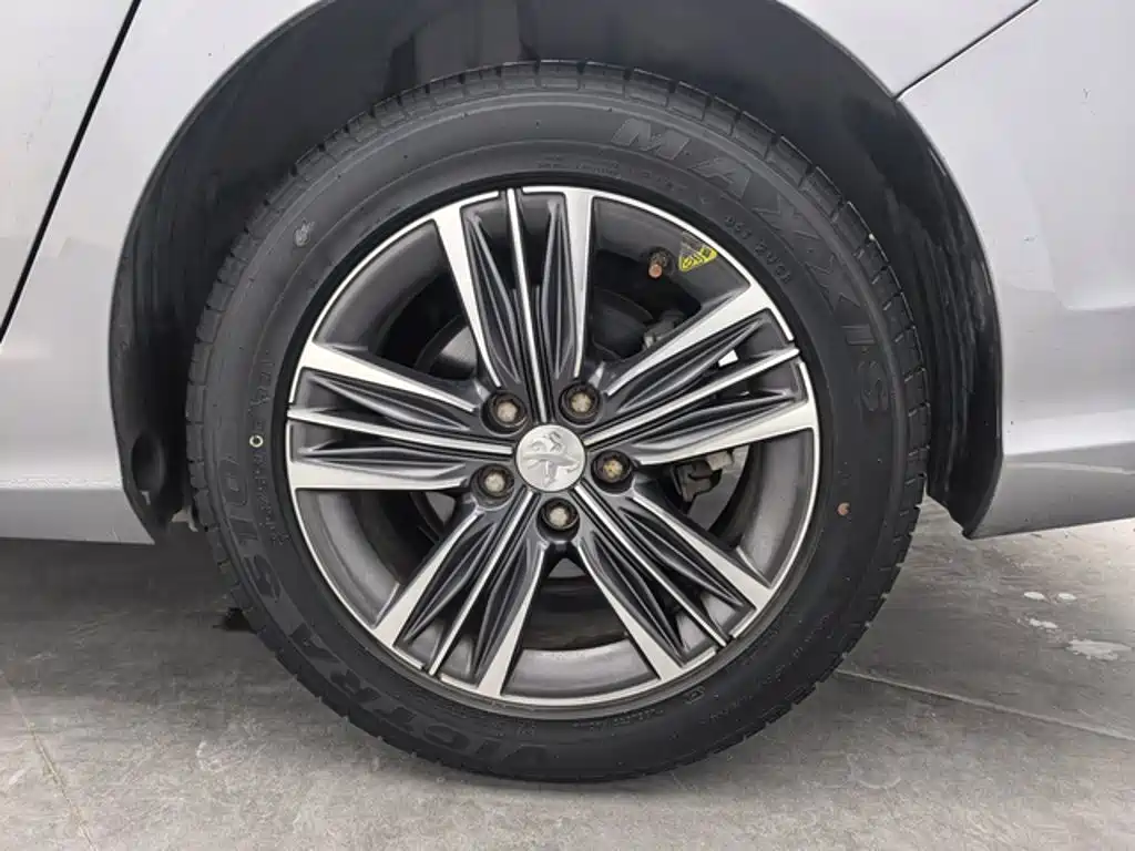 Peugeot 308 — миниатюра 11