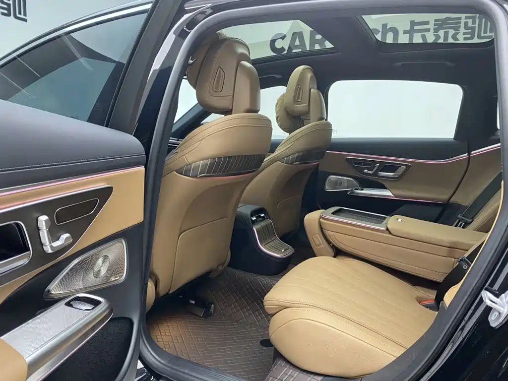 Mercedes-Benz E-Class — миниатюра 23