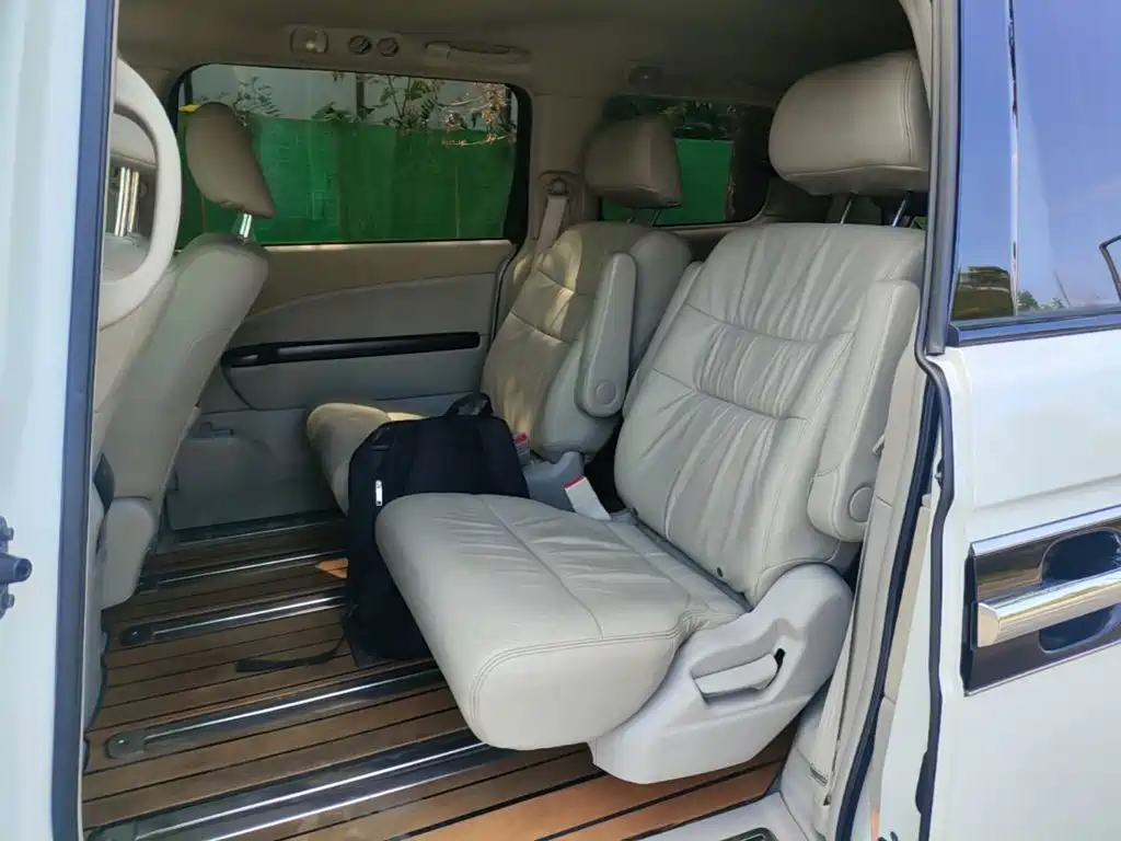 Honda Elysion — миниатюра 17