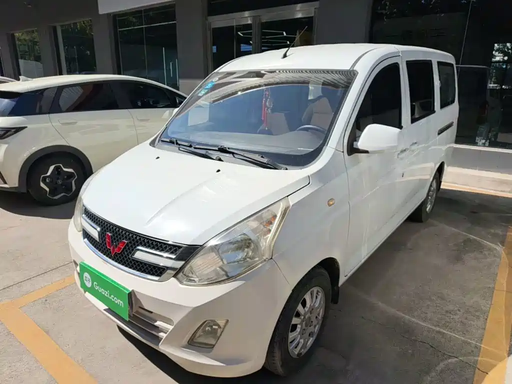 Wuling Rongguang V — миниатюра 2