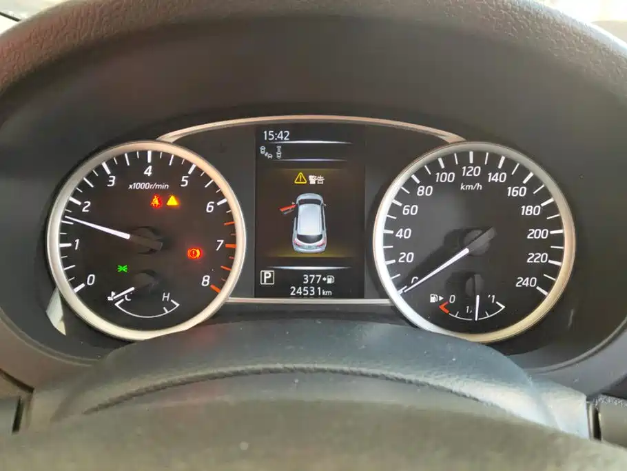 Nissan Tiida — миниатюра 14