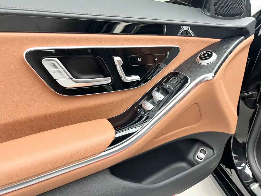 Mercedes-Benz S-Class — миниатюра 12