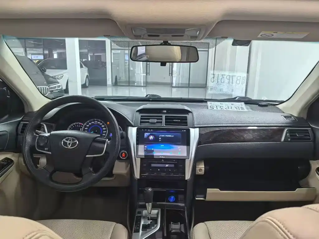Toyota Camry — миниатюра 7