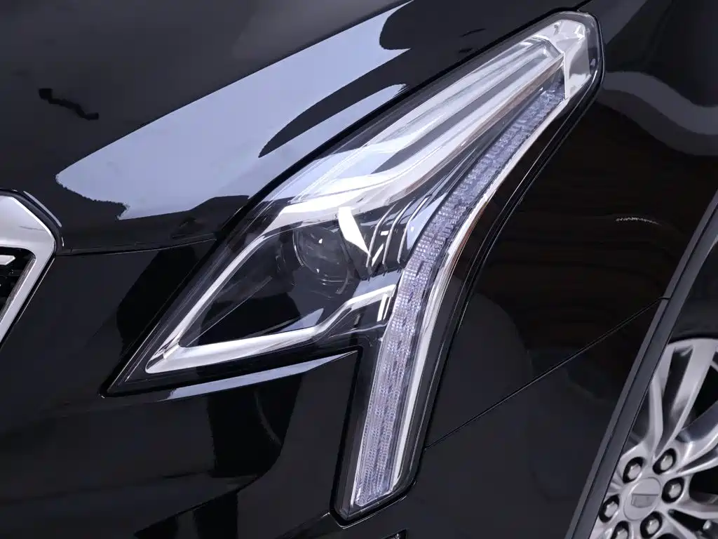 Cadillac XT5 — миниатюра 4