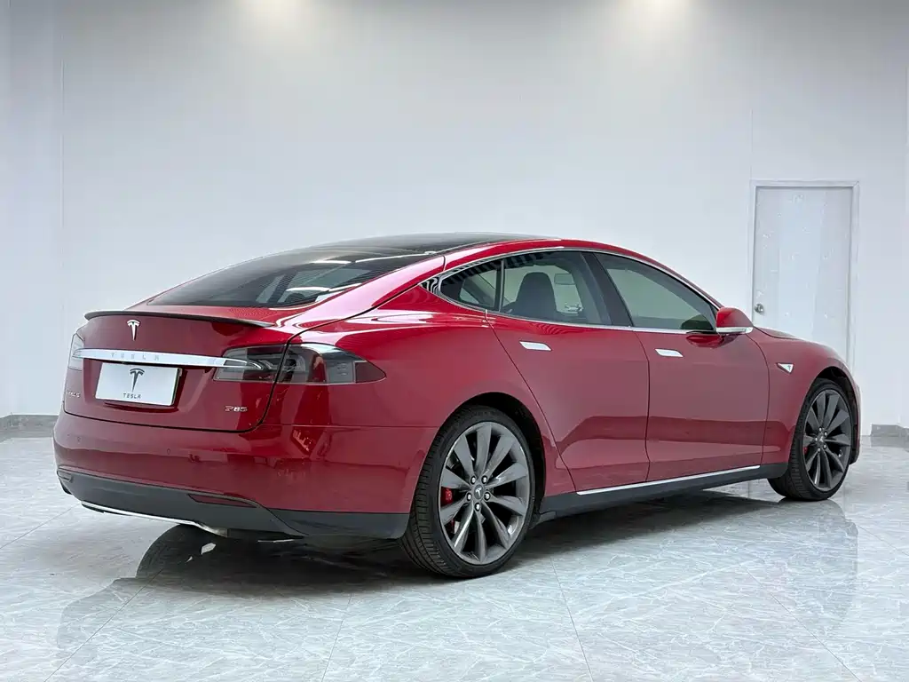 Tesla Model S 2015 Model S P85D