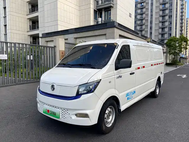 Dongfeng Yufeng EM27