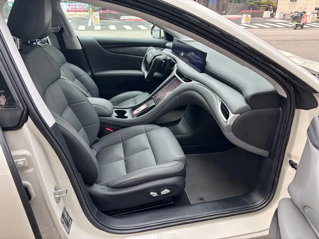 ZHIJI AUTOMOBILE ZHIJI L6