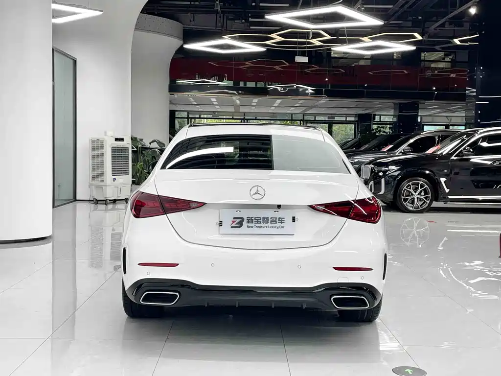 Mercedes-Benz C-Class — миниатюра 12