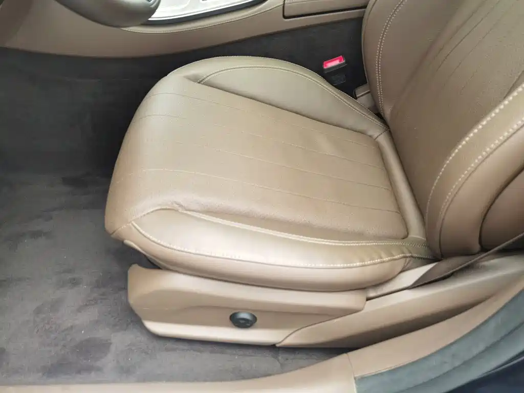 Mercedes-Benz E-Class — миниатюра 20