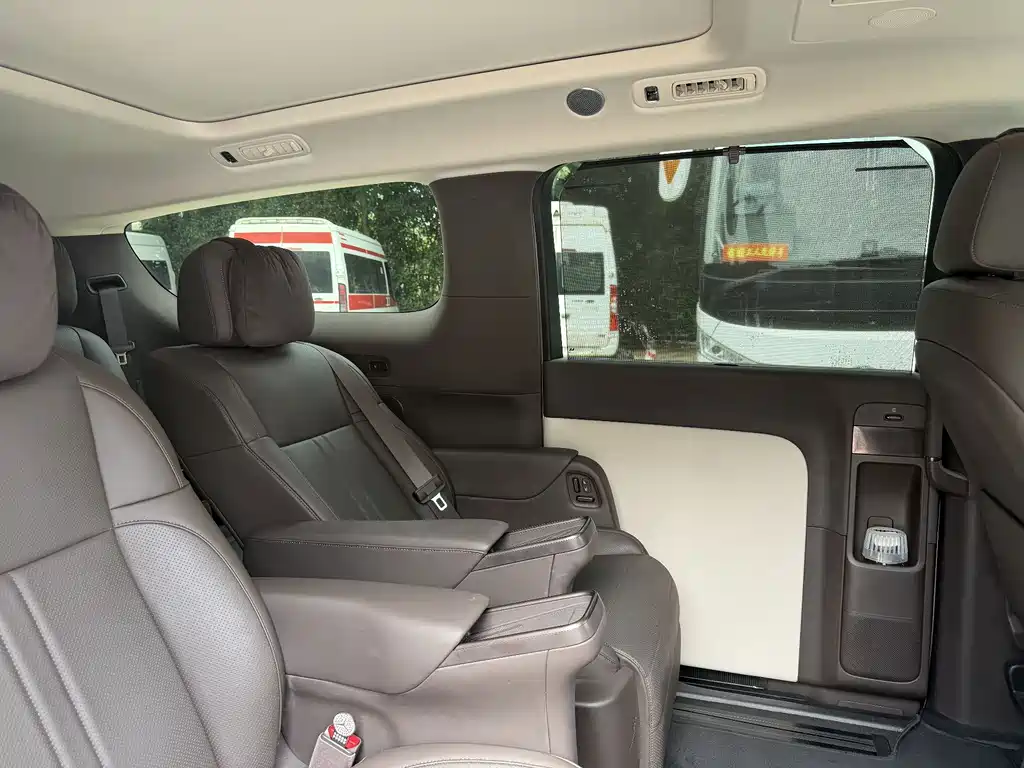 Li Auto Li MEGA — миниатюра 9