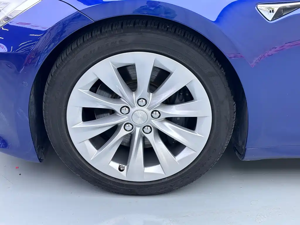 Tesla Model S — миниатюра 5