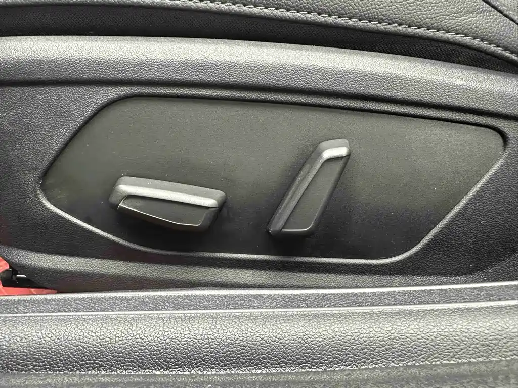 Hyundai Elantra — миниатюра 11
