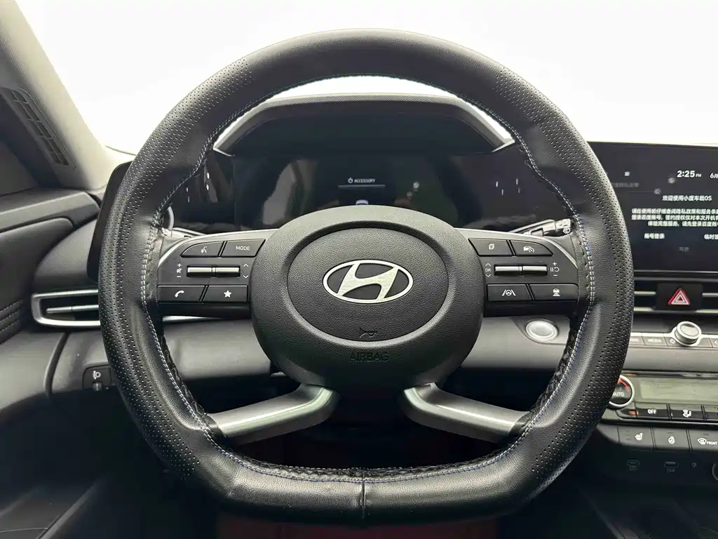 Hyundai Elantra — миниатюра 18