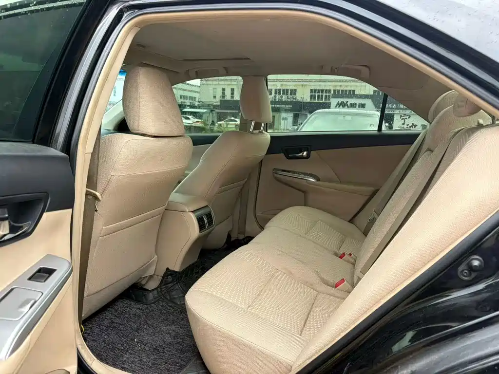 Toyota Camry — миниатюра 9