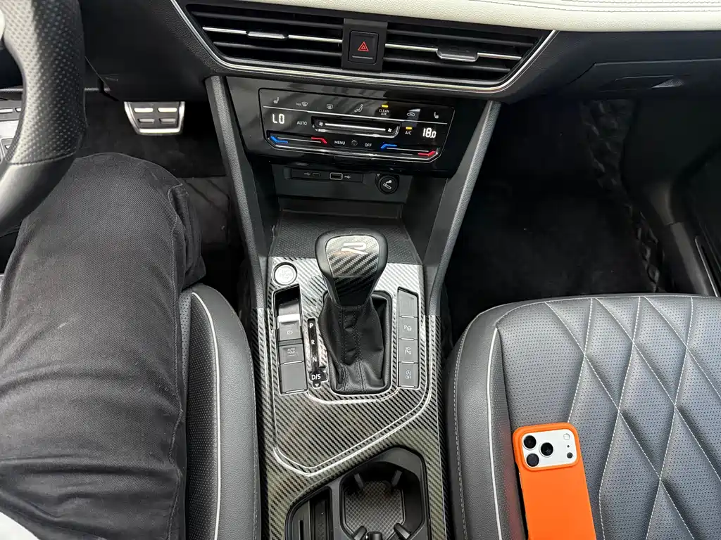 Volkswagen Tiguan L — миниатюра 9