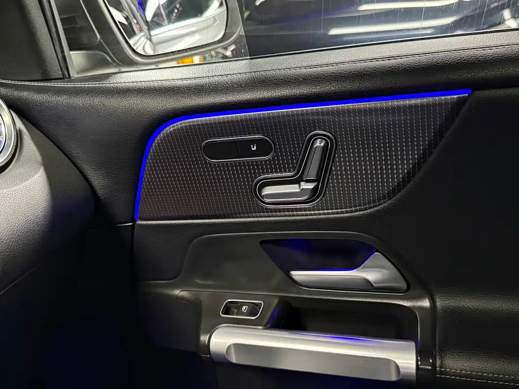 Mercedes-Benz EQB — миниатюра 9